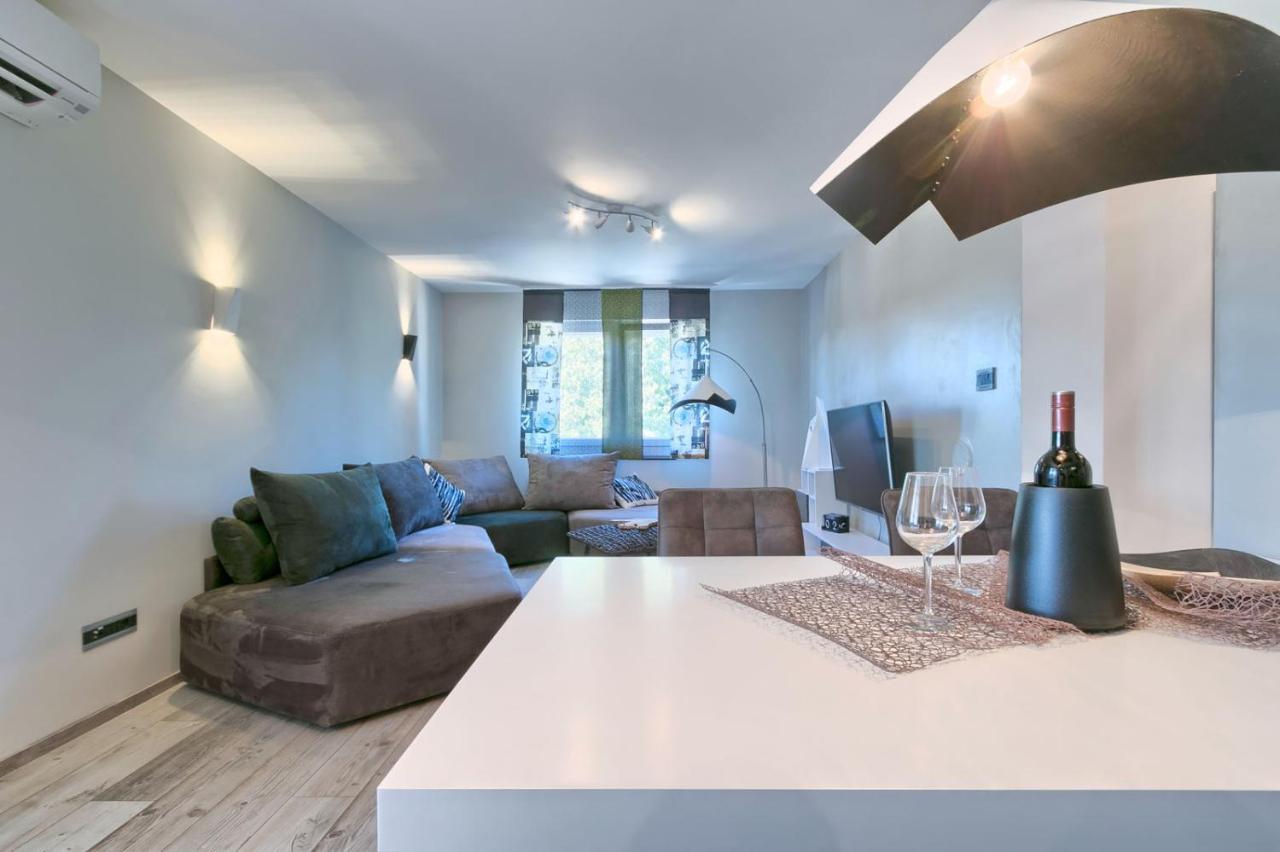 Modern Oasis Apartment Πούλα Εξωτερικό φωτογραφία