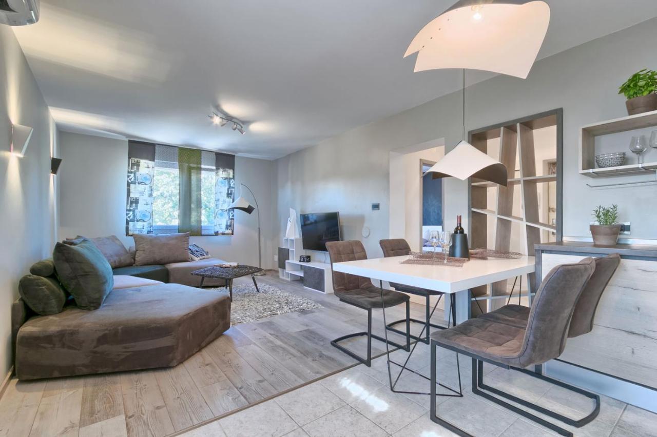 Modern Oasis Apartment Πούλα Εξωτερικό φωτογραφία