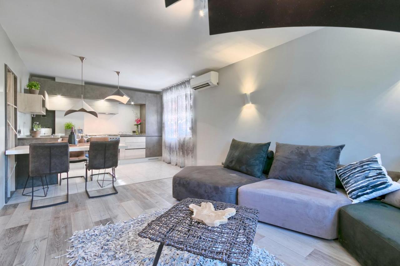 Modern Oasis Apartment Πούλα Εξωτερικό φωτογραφία
