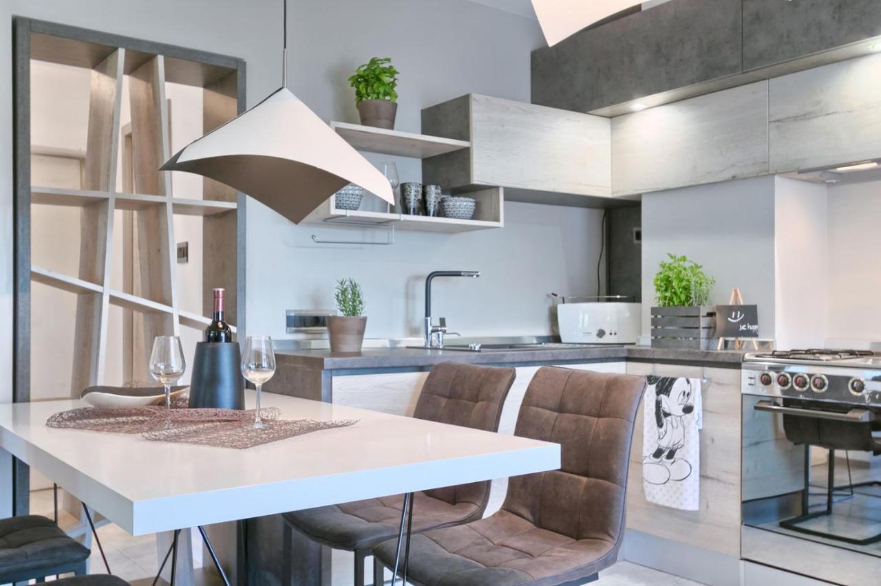 Modern Oasis Apartment Πούλα Εξωτερικό φωτογραφία