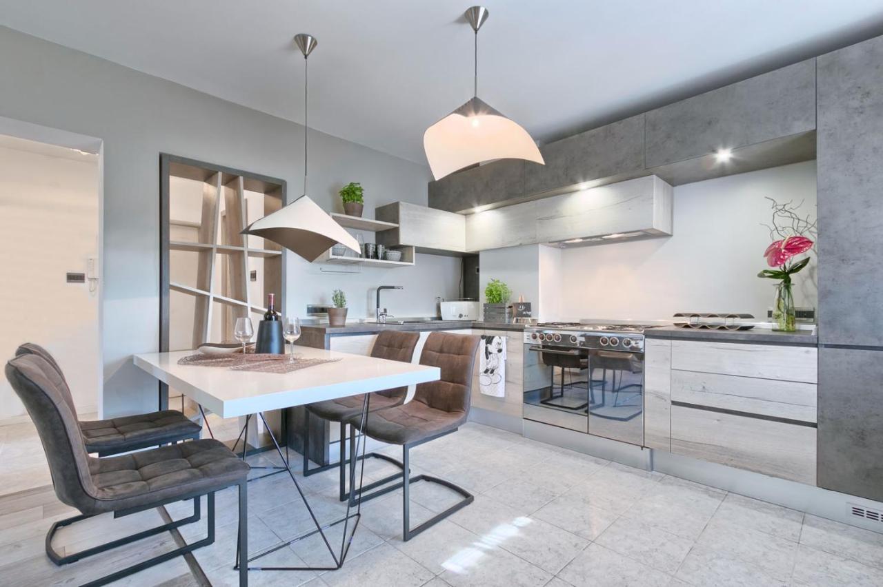 Modern Oasis Apartment Πούλα Εξωτερικό φωτογραφία